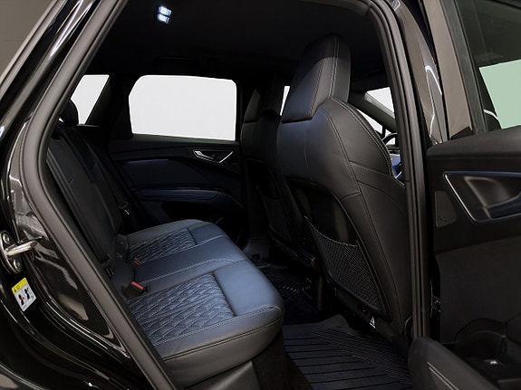 Audi Q4 e-tron 10 of 19