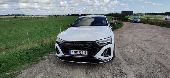 Audi Q8 e-tron 2 of 5