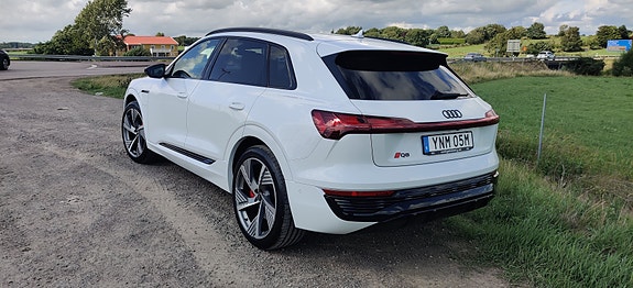 Audi Q8 e-tron 4 of 5