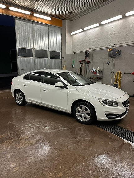 Volvo S60 12 of 12