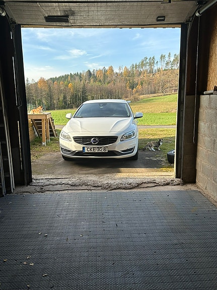 Volvo S60 3 of 12