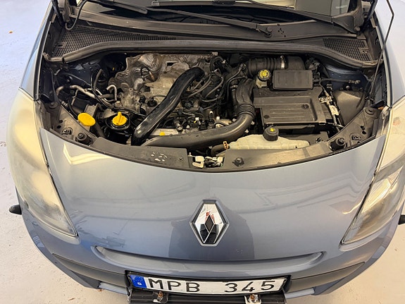 Renault Clio 12 of 12