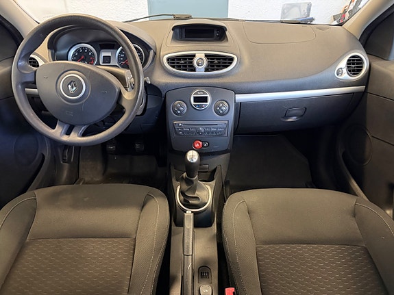 Renault Clio 9 of 12