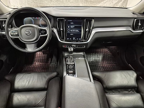 Volvo V60 Cross Country 6 of 11