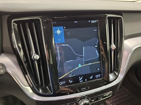 Volvo V60 Cross Country 7 of 11