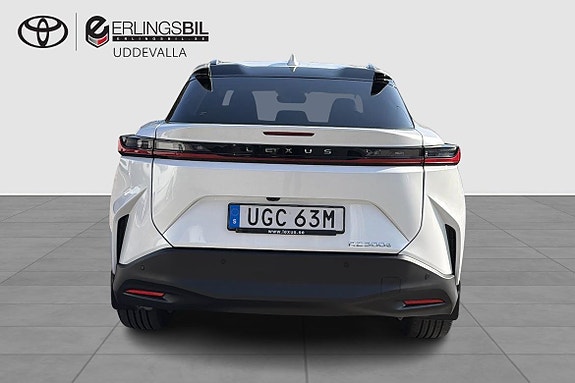 Lexus RZ300e 4 of 16
