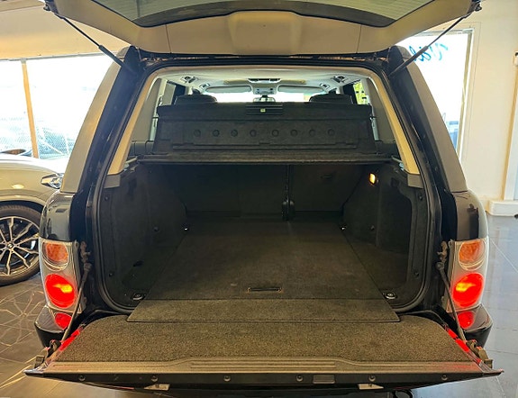 Land Rover Range Rover 24 of 24