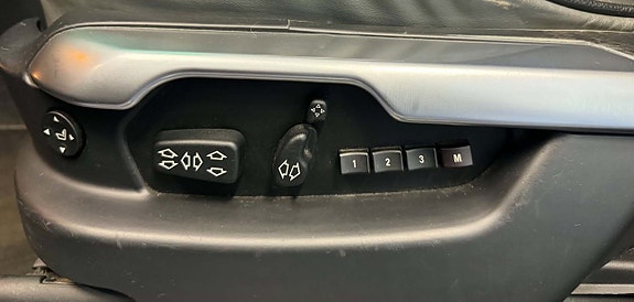 Land Rover Range Rover 13 of 24