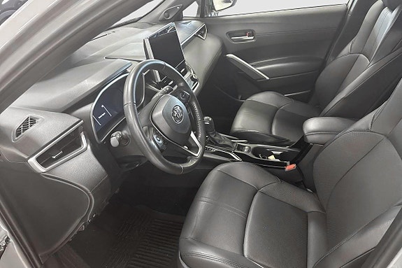 Toyota Corolla Cross 8 of 12