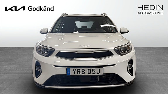 Kia Stonic 2 of 24