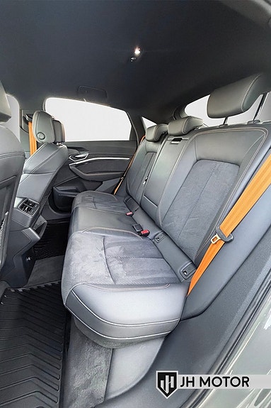 Audi e-tron Sportback 15 of 20