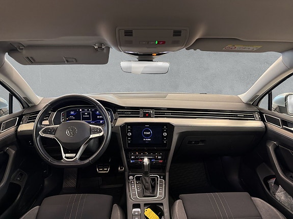 Volkswagen Passat Alltrack 12 of 23