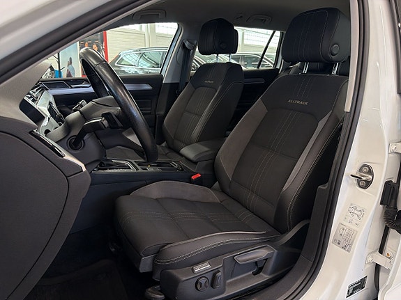 Volkswagen Passat Alltrack 16 of 23