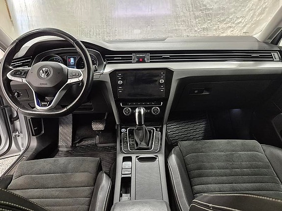 Volkswagen Passat 6 of 11