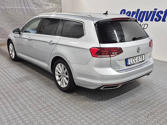 Volkswagen Passat 3 of 11