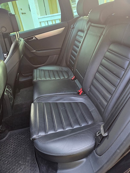 Volkswagen Passat Alltrack 9 of 10