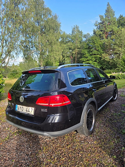 Volkswagen Passat Alltrack 5 of 10