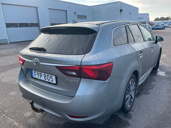 Toyota Avensis 3 of 5