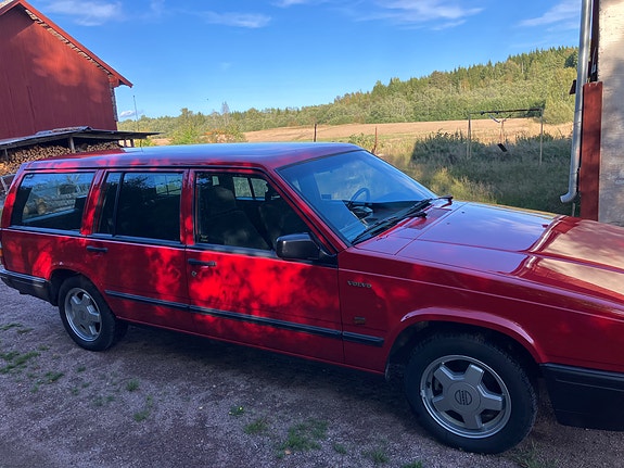 Volvo 740 2 of 13
