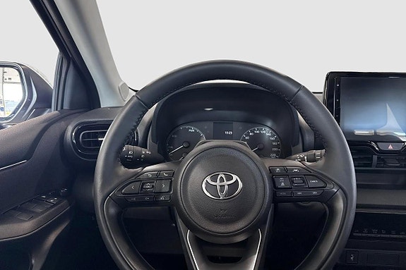 Toyota Yaris 10 of 11