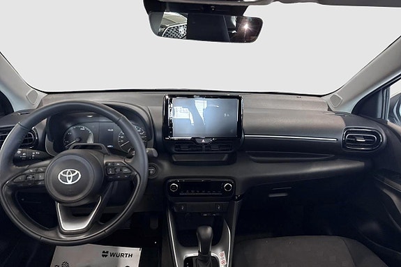 Toyota Yaris 9 of 11