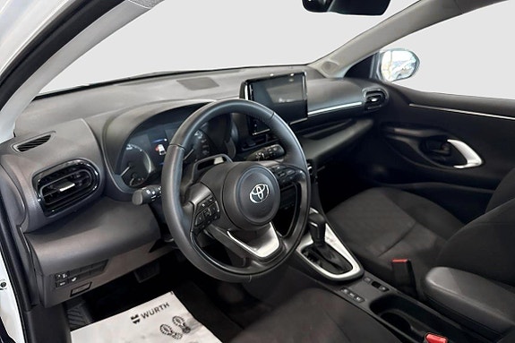 Toyota Yaris 7 of 11