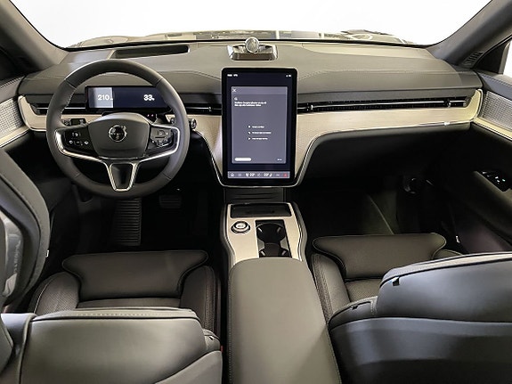 Volvo EX90 12 of 15