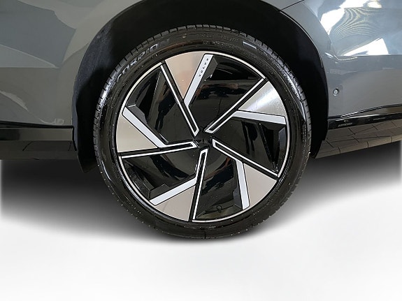 Volvo EX90 6 of 15