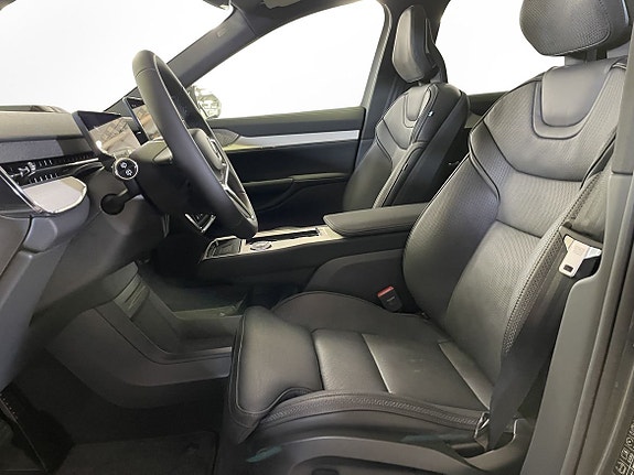 Volvo EX90 13 of 15