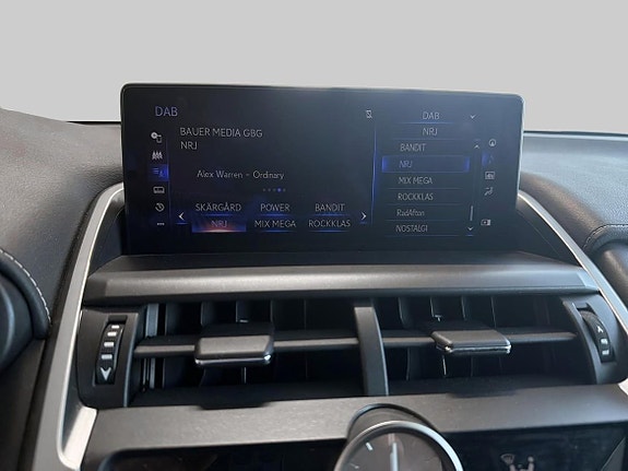 Lexus NX300h 14 of 18