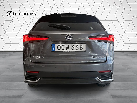 Lexus NX300h 5 of 18
