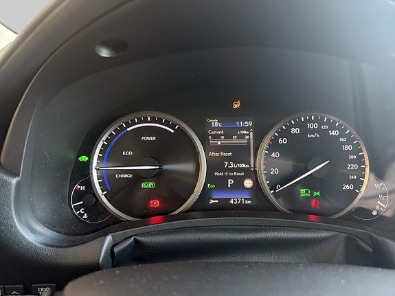 Lexus NX300h 12 of 18