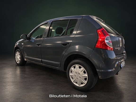Dacia Sandero 4 of 9