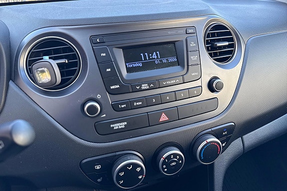 Hyundai i10 10 of 13