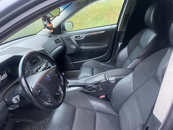 Volvo V70 5 of 5