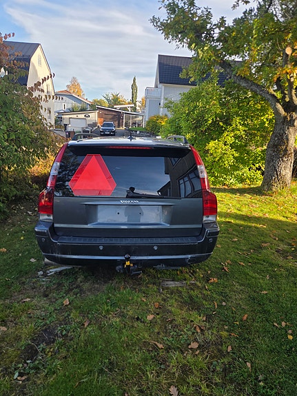 Volvo V70 3 of 5