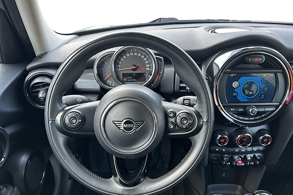 MINI Cooper 12 of 22
