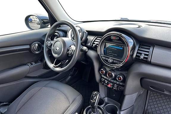MINI Cooper 16 of 22