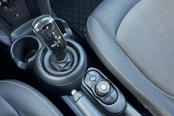 MINI Cooper 21 of 22