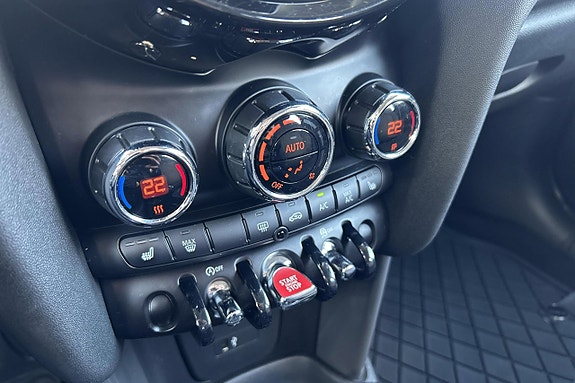 MINI Cooper 20 of 22
