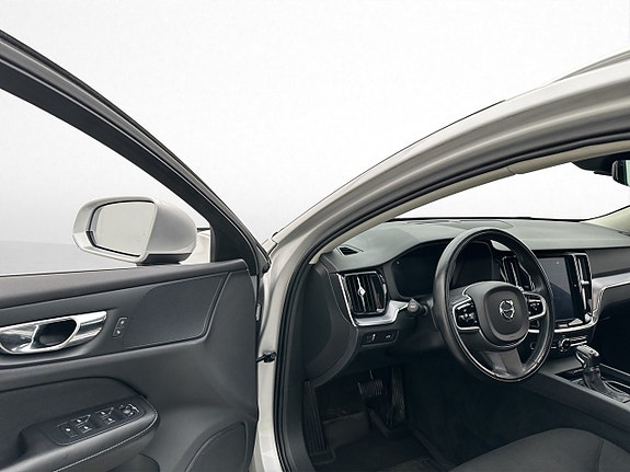 Volvo V60 12 of 30