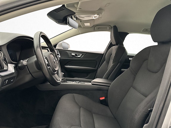 Volvo V60 13 of 30