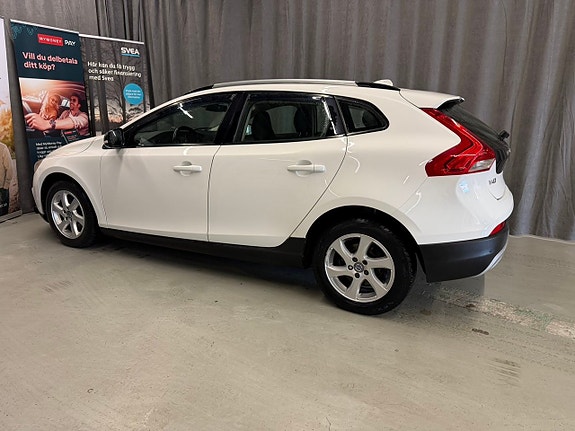Volvo V40 Cross Country 3 of 7