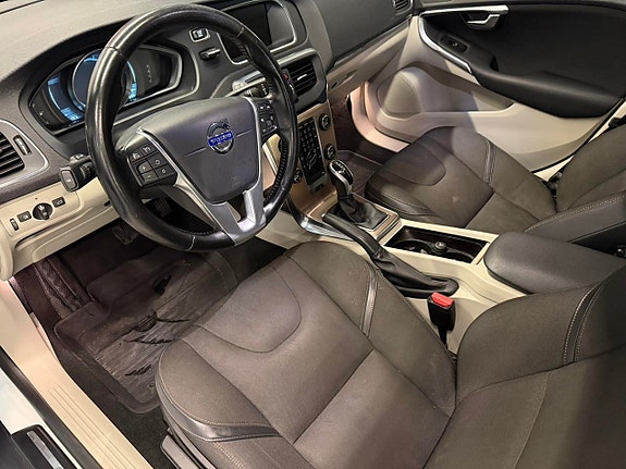 Volvo V40 Cross Country 4 of 7