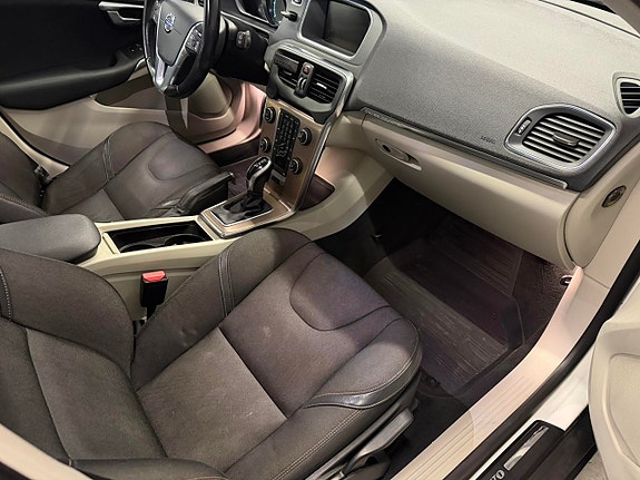 Volvo V40 Cross Country 5 of 7