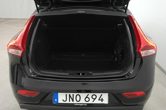 Volvo V40 17 of 19