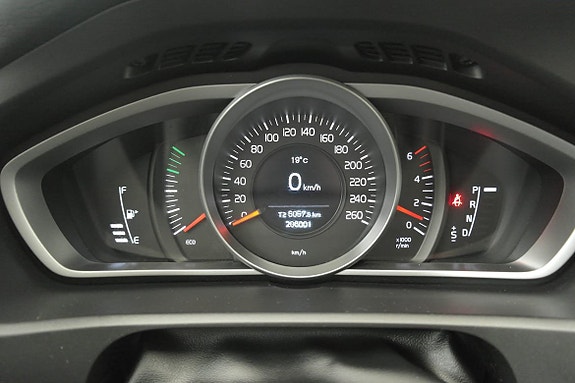 Volvo V40 9 of 19