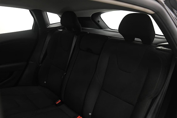 Volvo V40 14 of 19