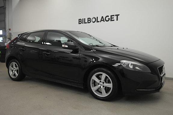 Volvo V40 2 of 19