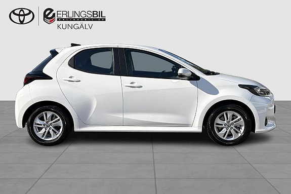 Toyota Yaris 14 of 16